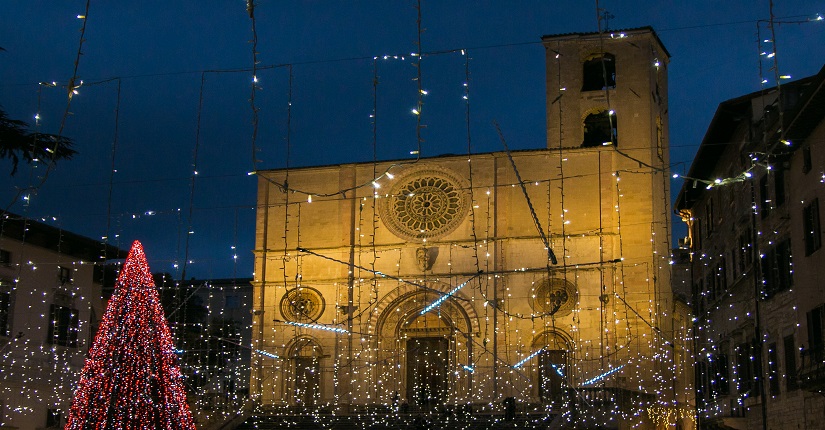 Piazza del Popolo con Albero